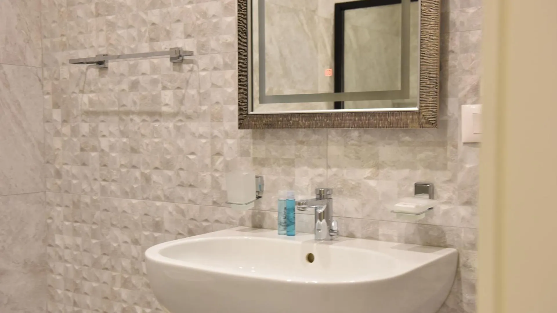 Alb'Sun Hotel Vlorë 0*,  Albanië